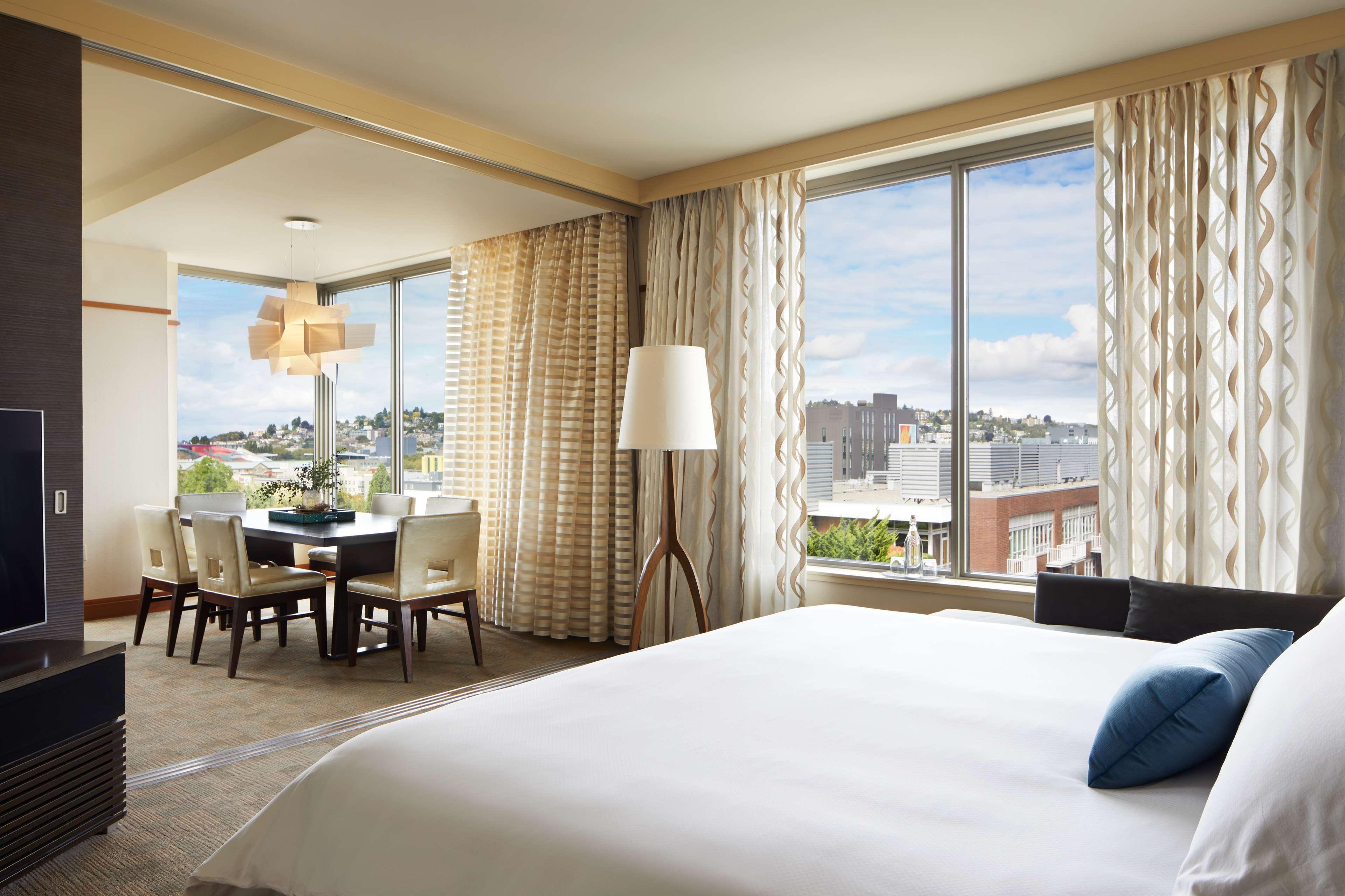 1 Hotel Seattle Exterior photo A guest room at the Hotel Commonwealth