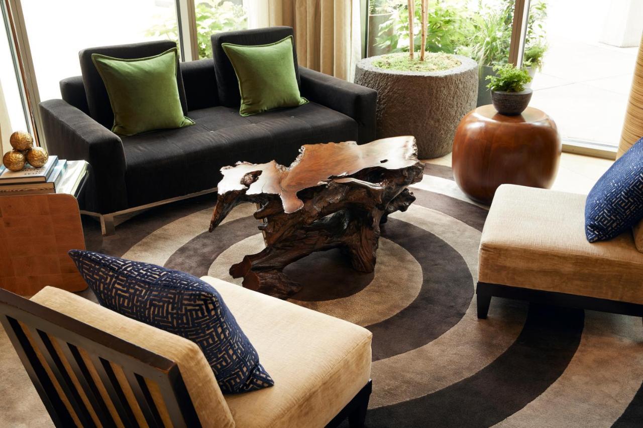 1 Hotel Seattle Exterior photo A living room with a carpet